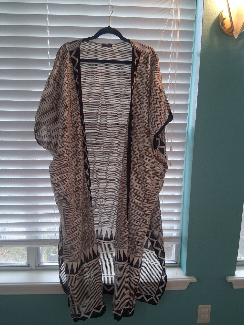 Black and White Geometric Open-Front Women's Sweater Kimono